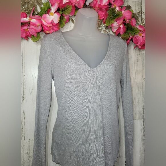 NWT Avec Les Filles Heather Grey V Neck Top - Picture 4 of 10